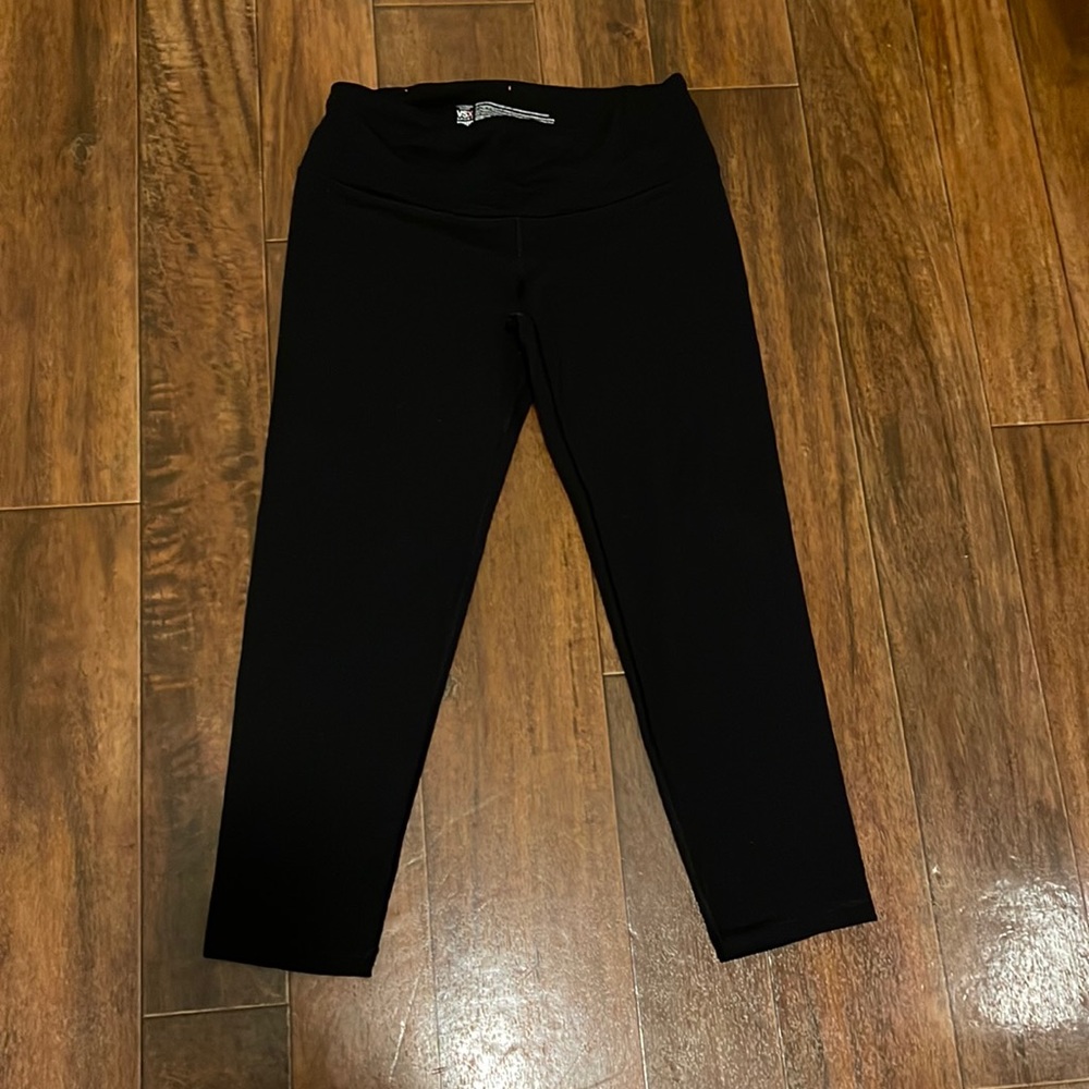Victoria’s Secret VSX Capri Leggings - Small